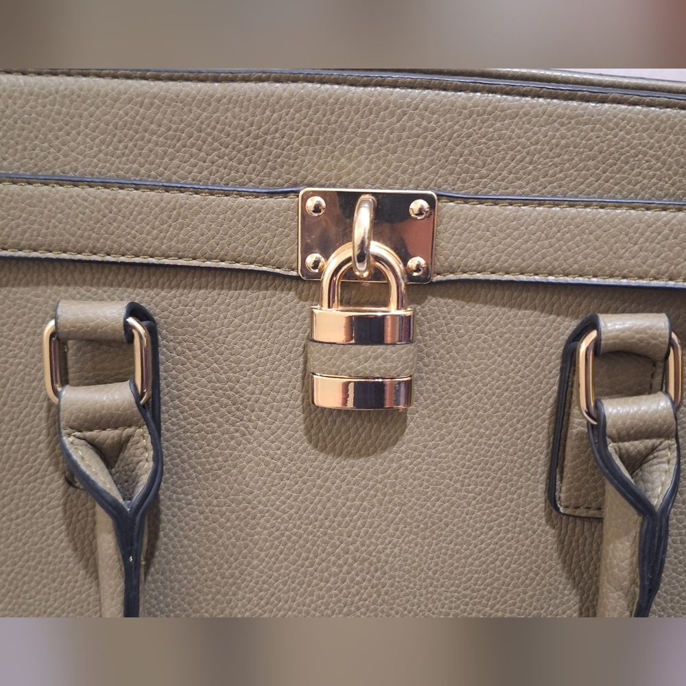 Dasein Olive Green Tote Bag with Wallet - Picture 4 of 8